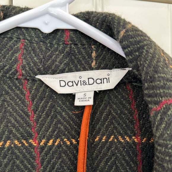 Davi & Dani Plaid Trench Coat - Picture 3 of 3